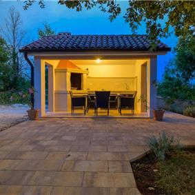 4 bedroom villa bedroom with pool, Svetvinčenat, Istria, sleeps 8